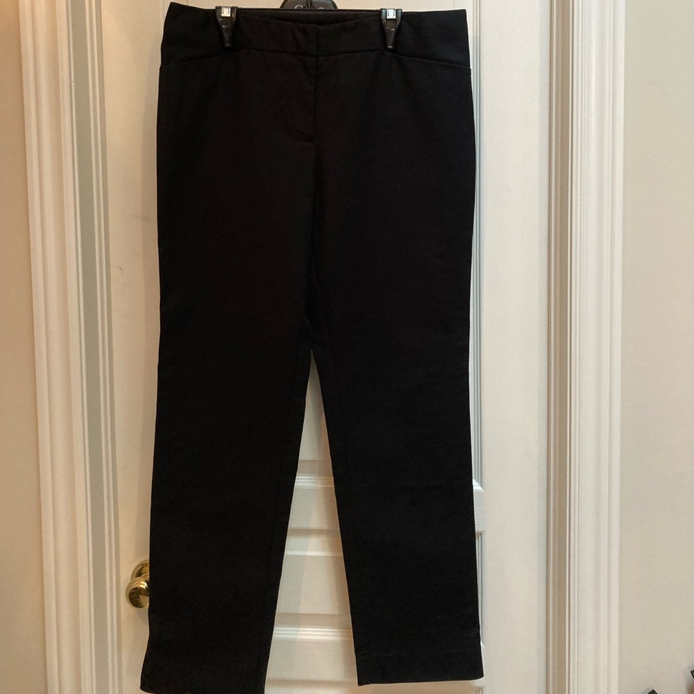Cassis. Straight leg slash pocket trousers in Black. Size 12